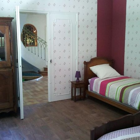 Mas Du Trezon Bed & Breakfast Cholet Luaran gambar