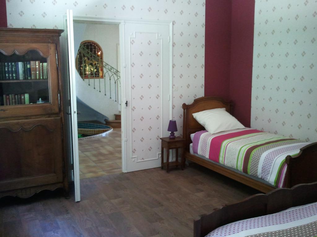 Mas Du Trezon Bed & Breakfast Cholet Luaran gambar
