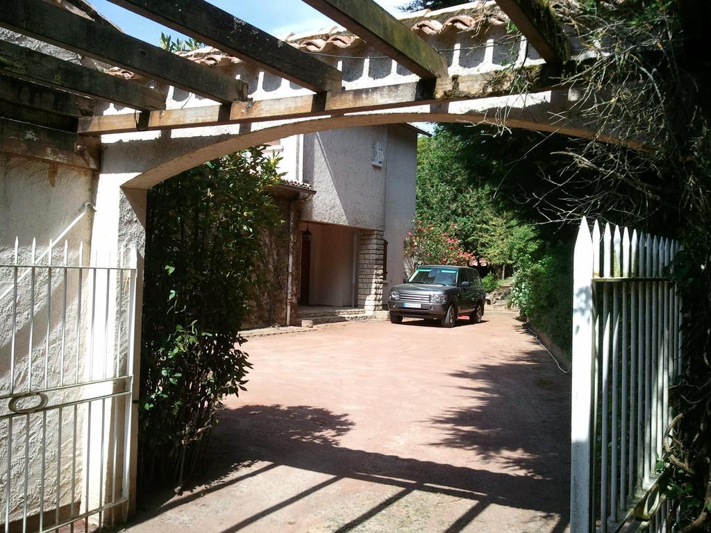 Mas Du Trezon Bed & Breakfast Cholet Luaran gambar