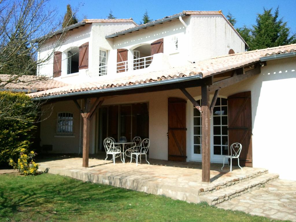 Mas Du Trezon Bed & Breakfast Cholet Luaran gambar